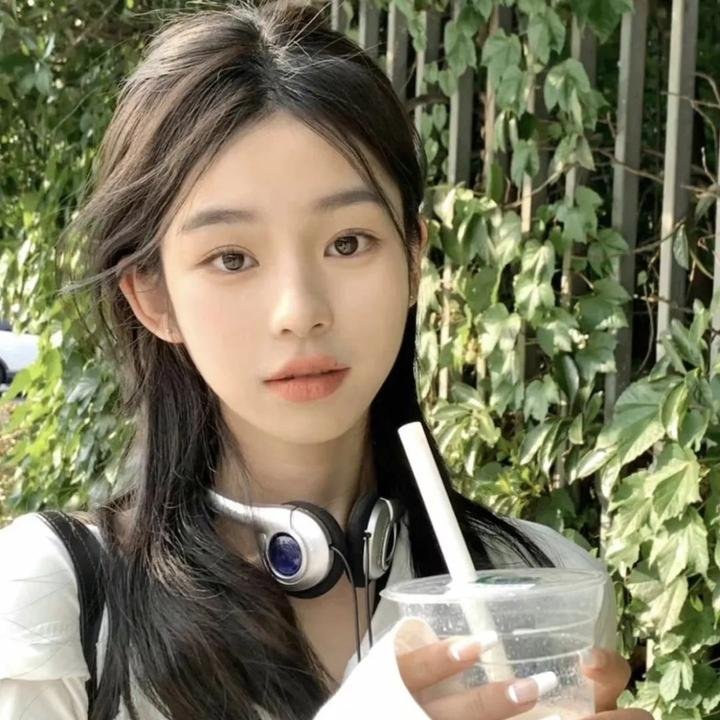 坐在门口的幽灵
